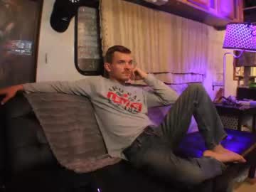 webcam man hollandhousestudios live cam image #1871099
