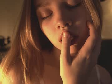 webcam girl bibi_it_is live cam image #2106937