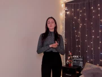 webcam girl thelmaandrewse live cam image #3423761
