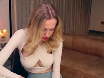 webcam girl lolly_bella_ live cam image #3840436