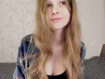 webcam girl alainaestrada live cam image #5568539