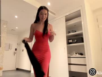 webcam girl alicia_uwu live cam image #3190869
