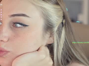 webcam girl mia_milagros live cam image #2129598