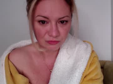 webcam girl kiradivine live cam image #1638750