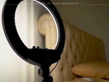 webcam girl maksin_cb live cam image #2716221