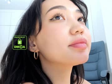 webcam girl lee_yoona live cam image #1035257