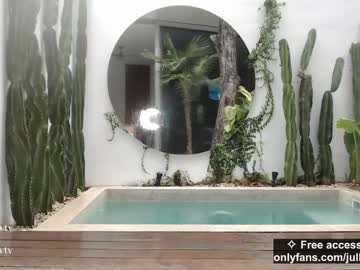 webcam girl jully_lov live cam image #4176799
