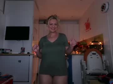 webcam girl kiradivine live cam image #3376104