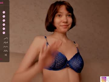 webcam girl bzzzme live cam image #5139198