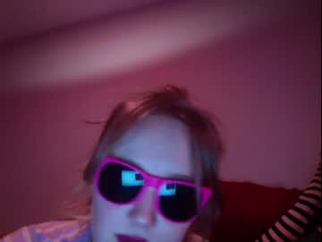 webcam girl kelleela live cam image #3533858