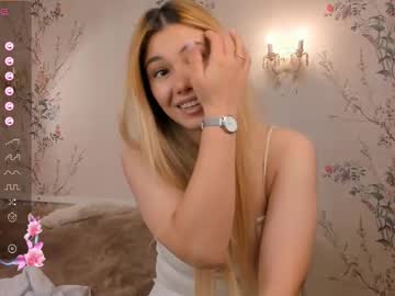 webcam girl loraalvey live cam image #7040449