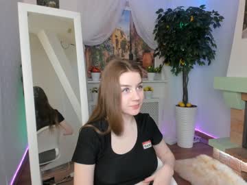 webcam girl elaine_mur live cam image #825442