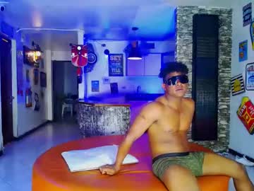 webcam man extrangers live cam image #7072651