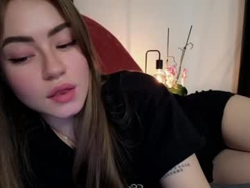 webcam girl strawberryjamx live cam image #6053840