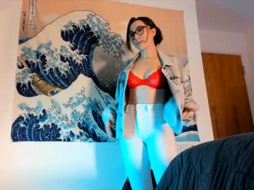 webcam girl littlee33 live cam image #260288