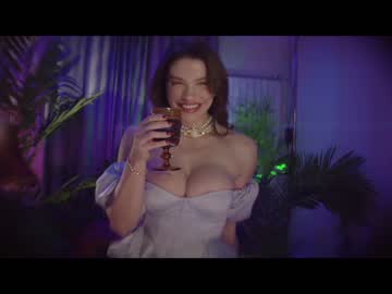 webcam girl lucieoude_ live cam image #3764349