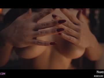 webcam girl lucieoude_ live cam image #1633896
