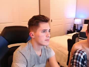 webcam man roomiebros live cam image #1024116