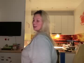 webcam girl kiradivine live cam image #4947468