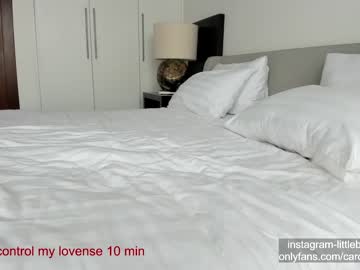 webcam girl carolinaherera live cam image #1656413