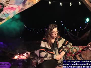 webcam couple honeyand_thebear live cam image #548818