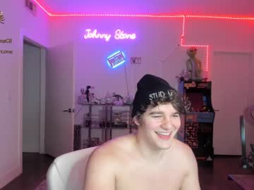 webcam man thejohnnystone live cam image #3584678