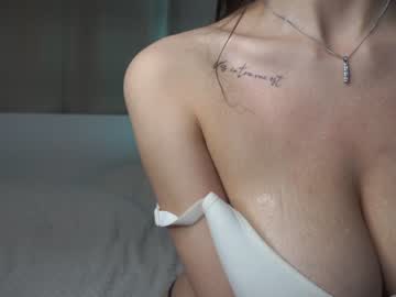 webcam girl cassandra_diaz live cam image #6719842