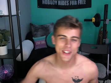 webcam man crashmonroe live cam image #2502404