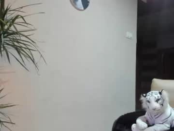 webcam girl sofiaandwonderland live cam image #2816261