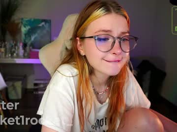 webcam girl pocketrocket_ live cam image #5437916