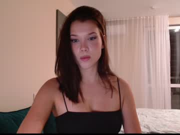 webcam girl bitter_moon live cam image #5840864