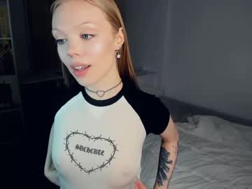 webcam girl honeybzzz live cam image #4578480
