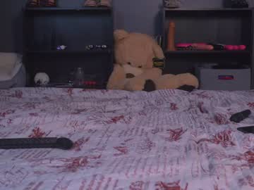 webcam girl maggielovieee live cam image #550095