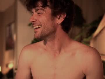 webcam man charlieonline live cam image #3456148