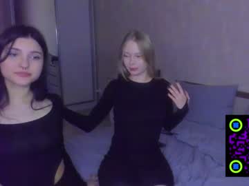 webcam girl right_and_left live cam image #6471414