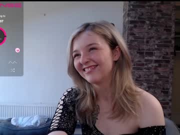 webcam girl lucydelovely live cam image #5074287