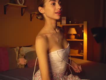 webcam girl cuteelsa_ live cam image #6143890