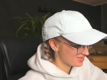 webcam girl linellali live cam image #2885569