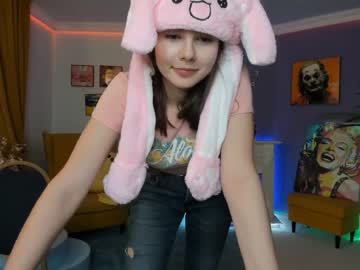 webcam girl carolineprise live cam image #788441
