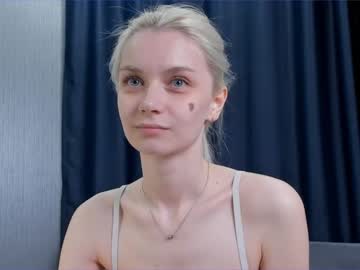 webcam girl cassie130505 live cam image #6793935