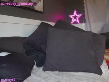 webcam girl lucy_gooosey live cam image #6709562