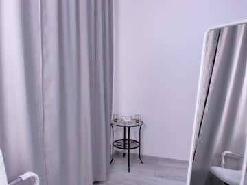 webcam girl lottie_shine live cam image #2823034