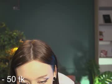 webcam girl ella_knockers_xl live cam image #1449963