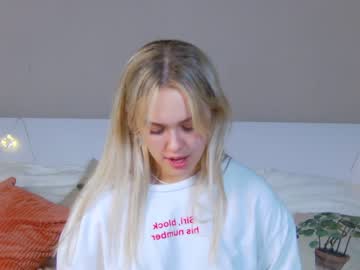webcam girl evi_wow live cam image #4335393