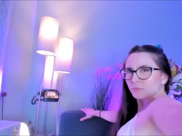 webcam girl littlee33 live cam image #5062777
