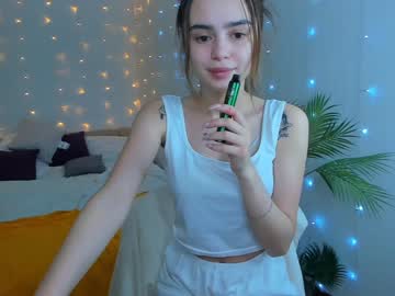 webcam girl your__voice live cam image #1157634