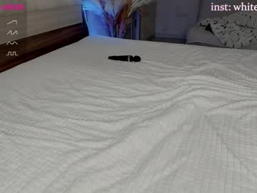 webcam girl whiterabbit0 live cam image #4081631