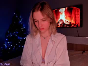 webcam girl melondama live cam image #3319060