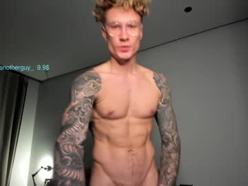 webcam man anotherguyonyourscreen live cam image #1086170