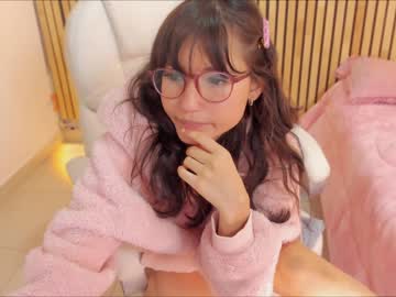 webcam girl little_effy18 live cam image #5445076